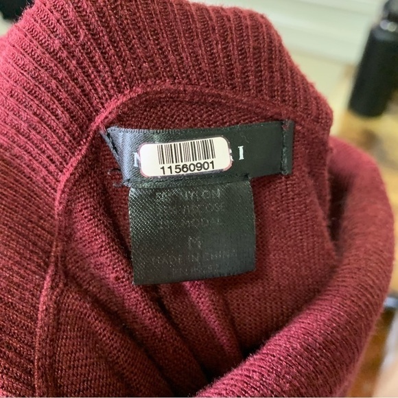 Josie Natori Cowl Neck Tunic Sweater in Wine sz M - Picture 6 of 6
